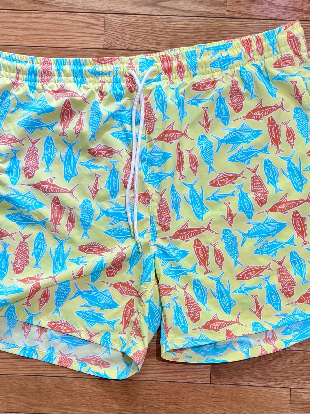 NWT Eddie Bauer Tidal High Rise Women’s Swim Shorts TXL Yellow Blue Fish Print